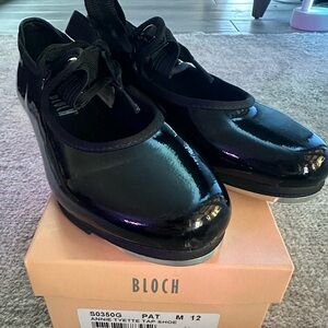 Gently used Bloch 12m Girls Tap Shoes